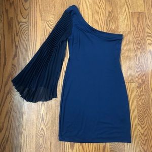 Navy off-the-shoulder bodycon dress